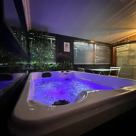 Jacuzzi Et Cinéma, Merignac2 Mérignac