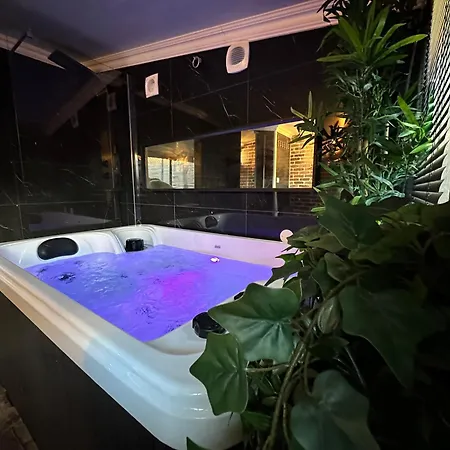דירה Jacuzzi Et Cinema, Merignac2 *