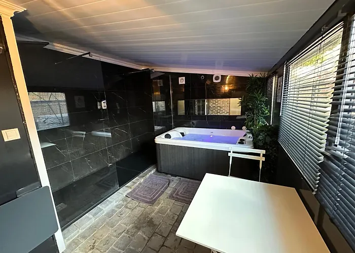 Jacuzzi Et Cinema, Merignac2 Merignac (Gironde)